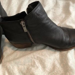 Lucky Brand 🍀 black leather booties